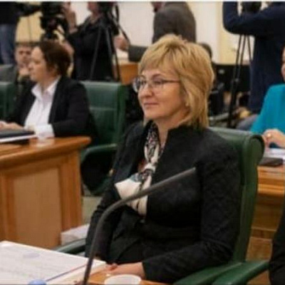 Председатель СФ вручила директору Фонда "Наше будущее" благодарность за помощь в организации Евразийского женского форума